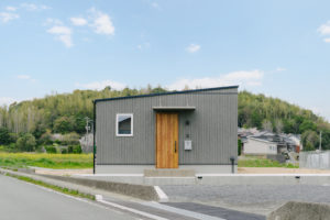 開放感と機能美が融合するゆとりの平屋